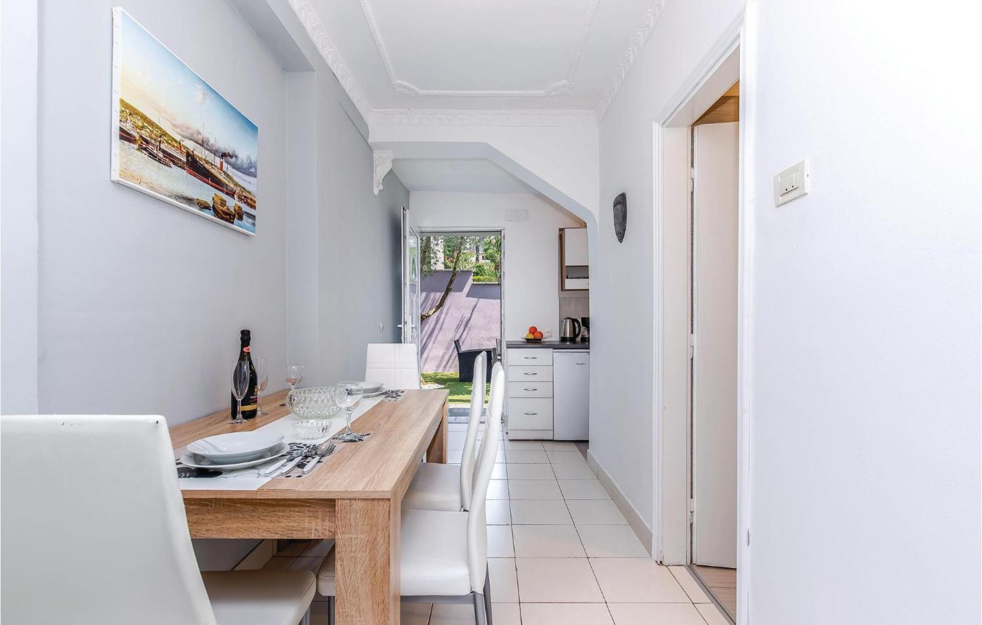 Stunning Apartment In Kostrena With Kitchen Εξωτερικό φωτογραφία